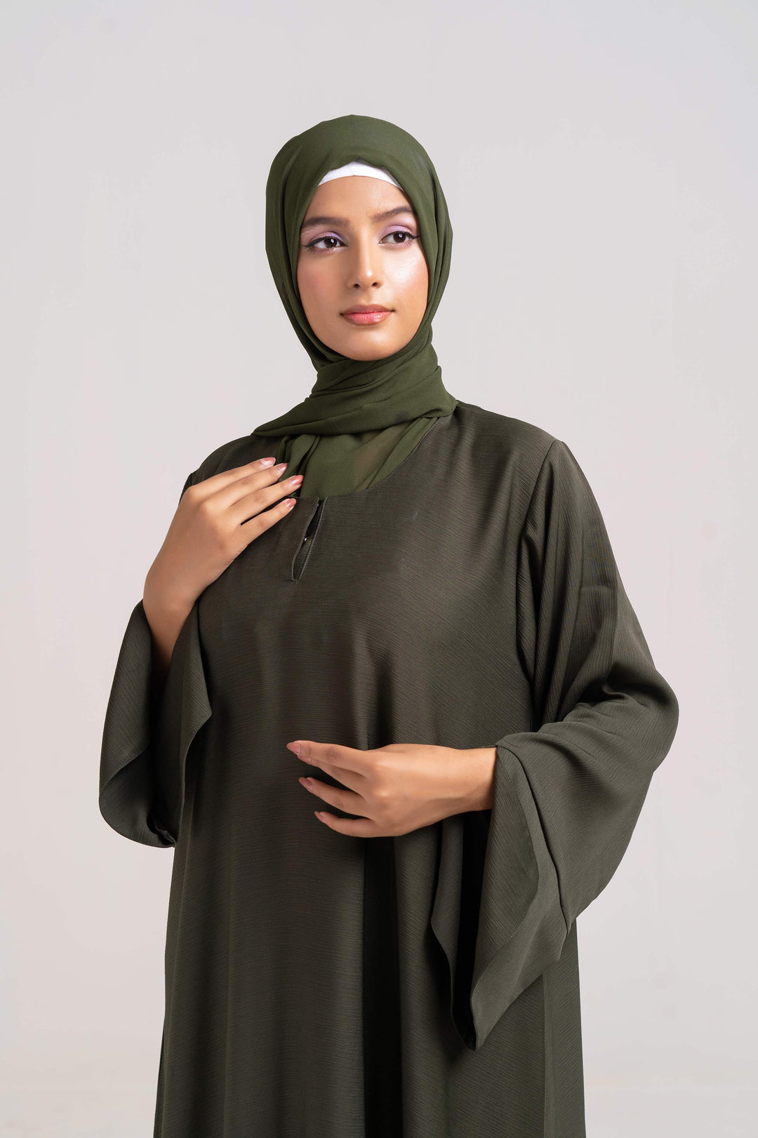 Willow Charm Closed Abaya Size 56