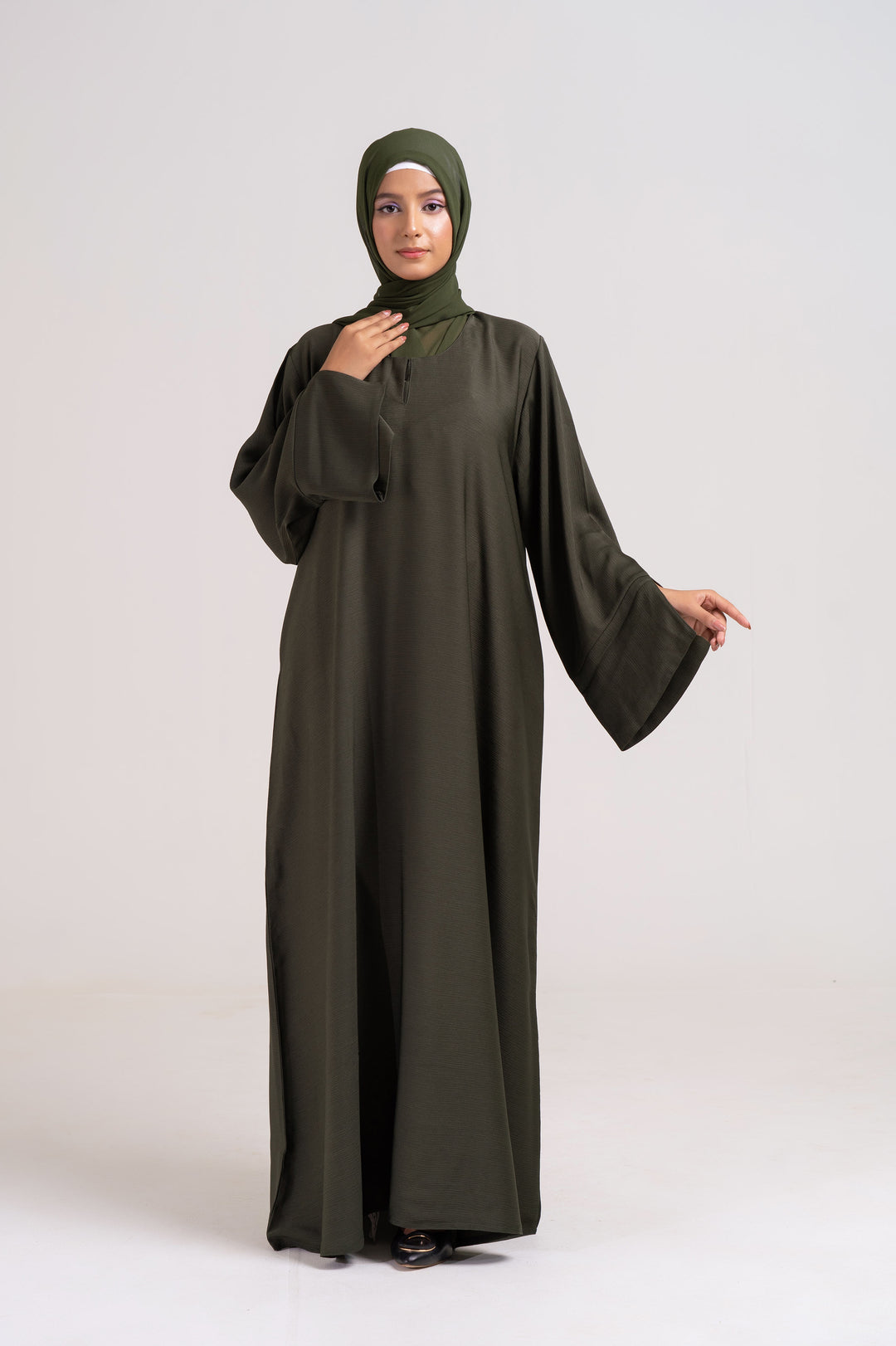 Willow Charm Closed Abaya Size 50