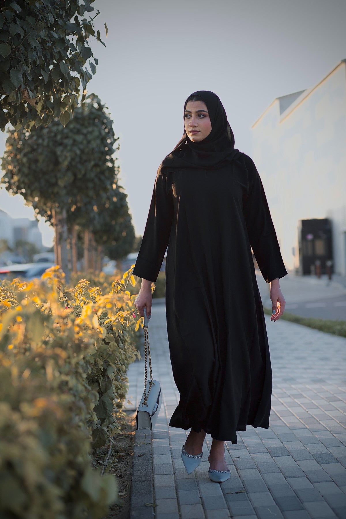 Black Closed Abaya With Pockets