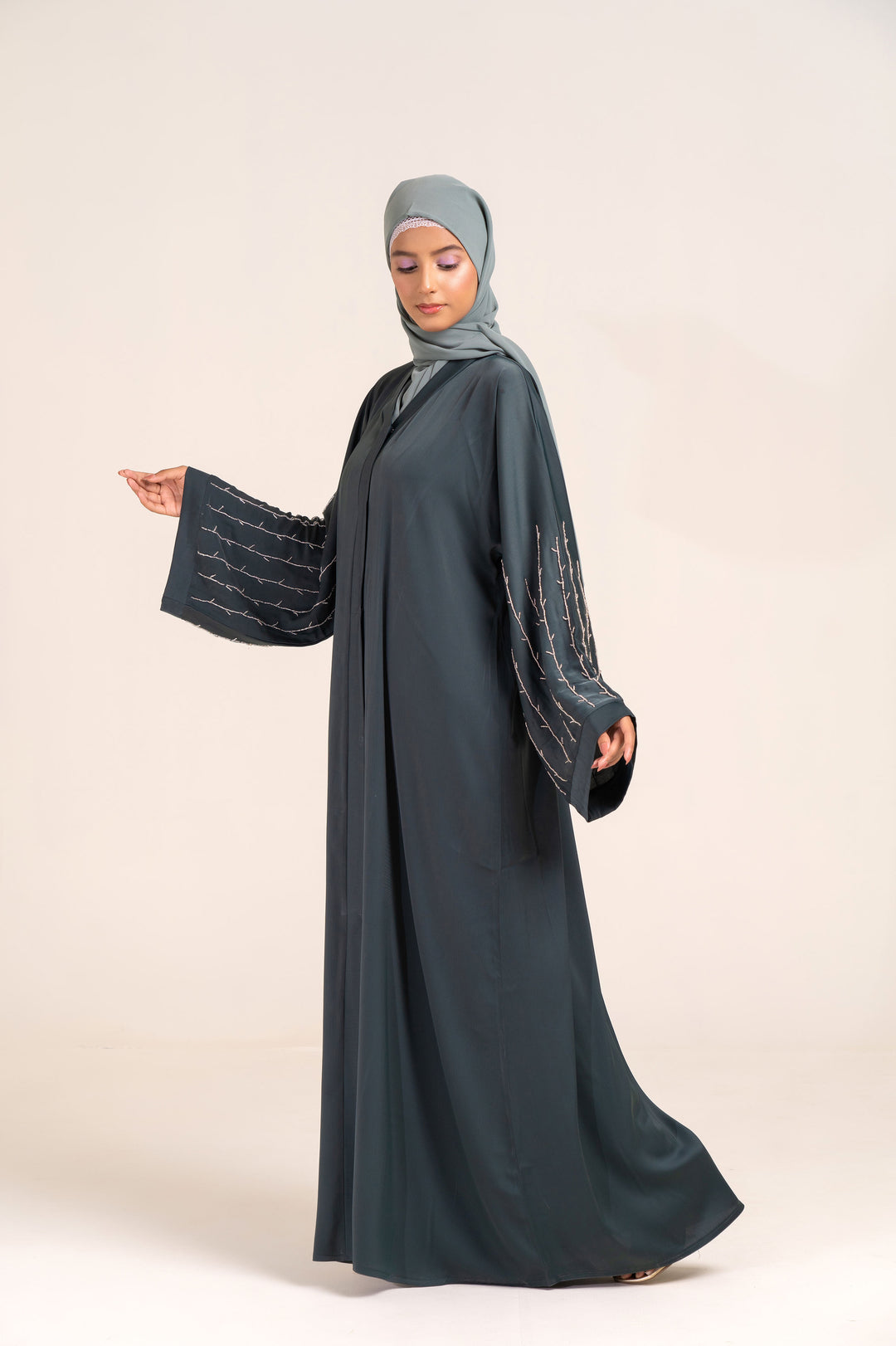 Beaded Forest Buttoned Abaya Size 52