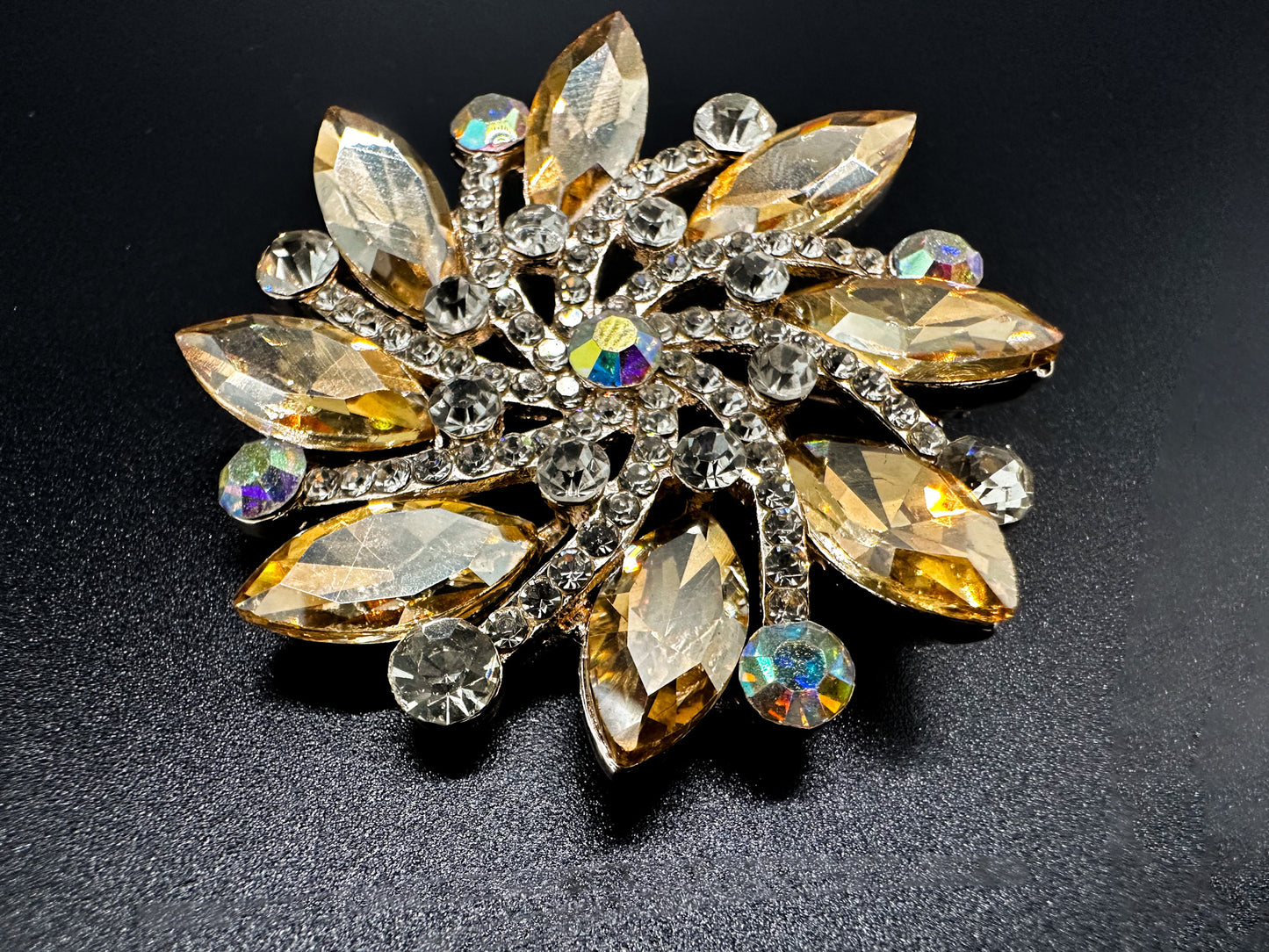 Sculpted Serenity Brooch