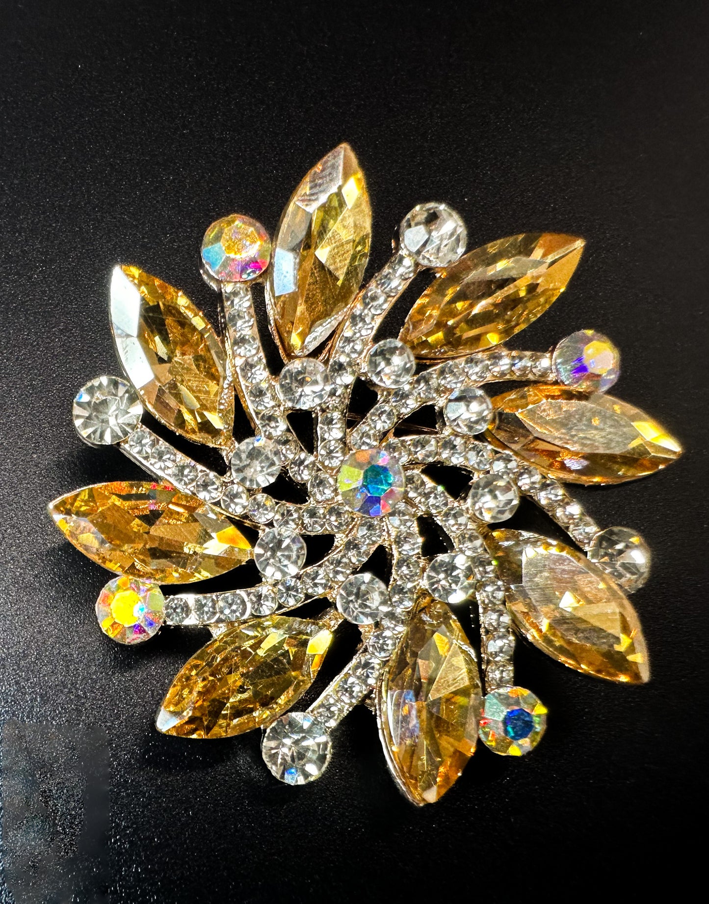 Sculpted Serenity Brooch