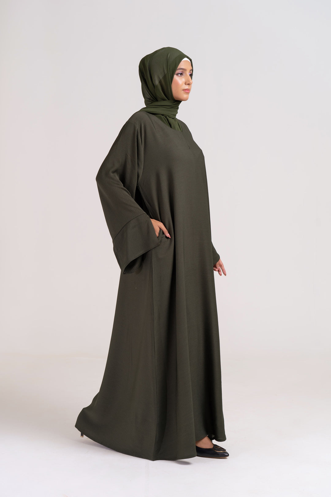 Willow Charm Closed Abaya Size 52