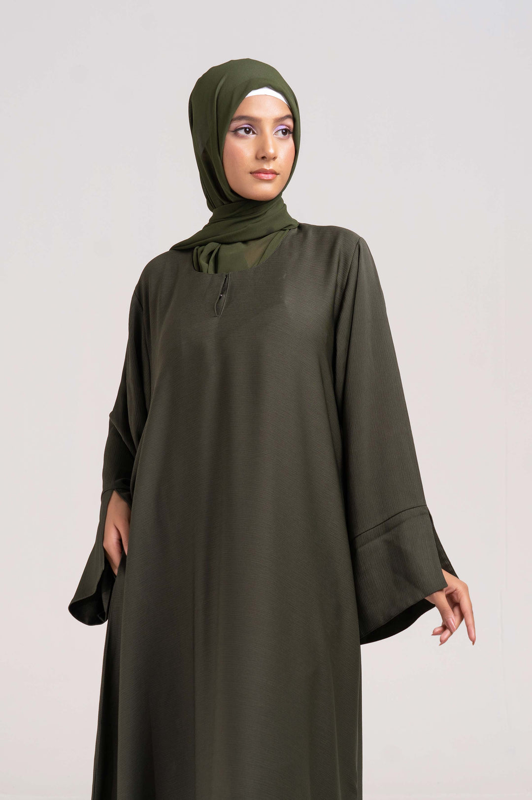 Willow Charm Closed Abaya Size 54