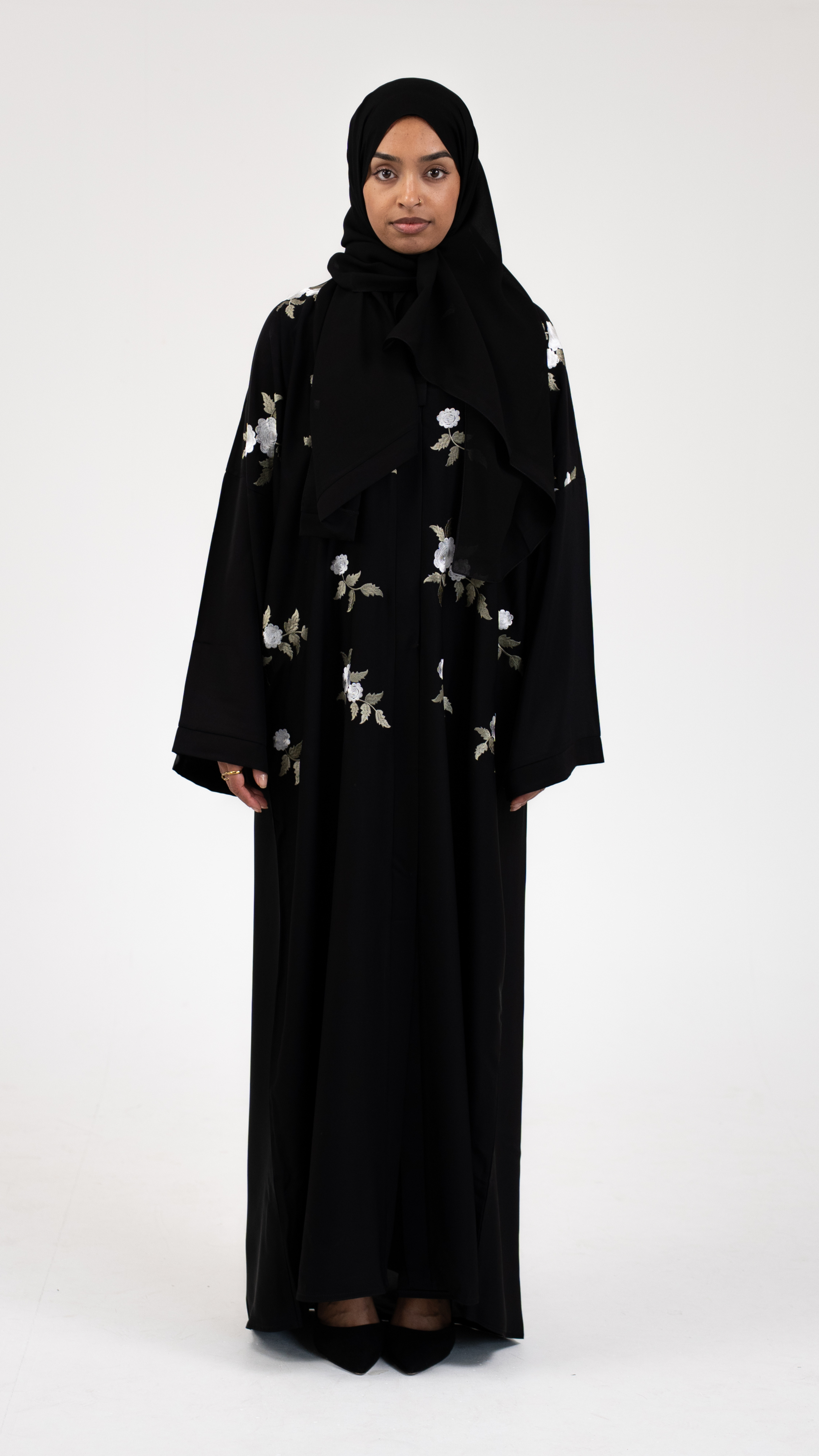 Awra Black Embroidered Abaya