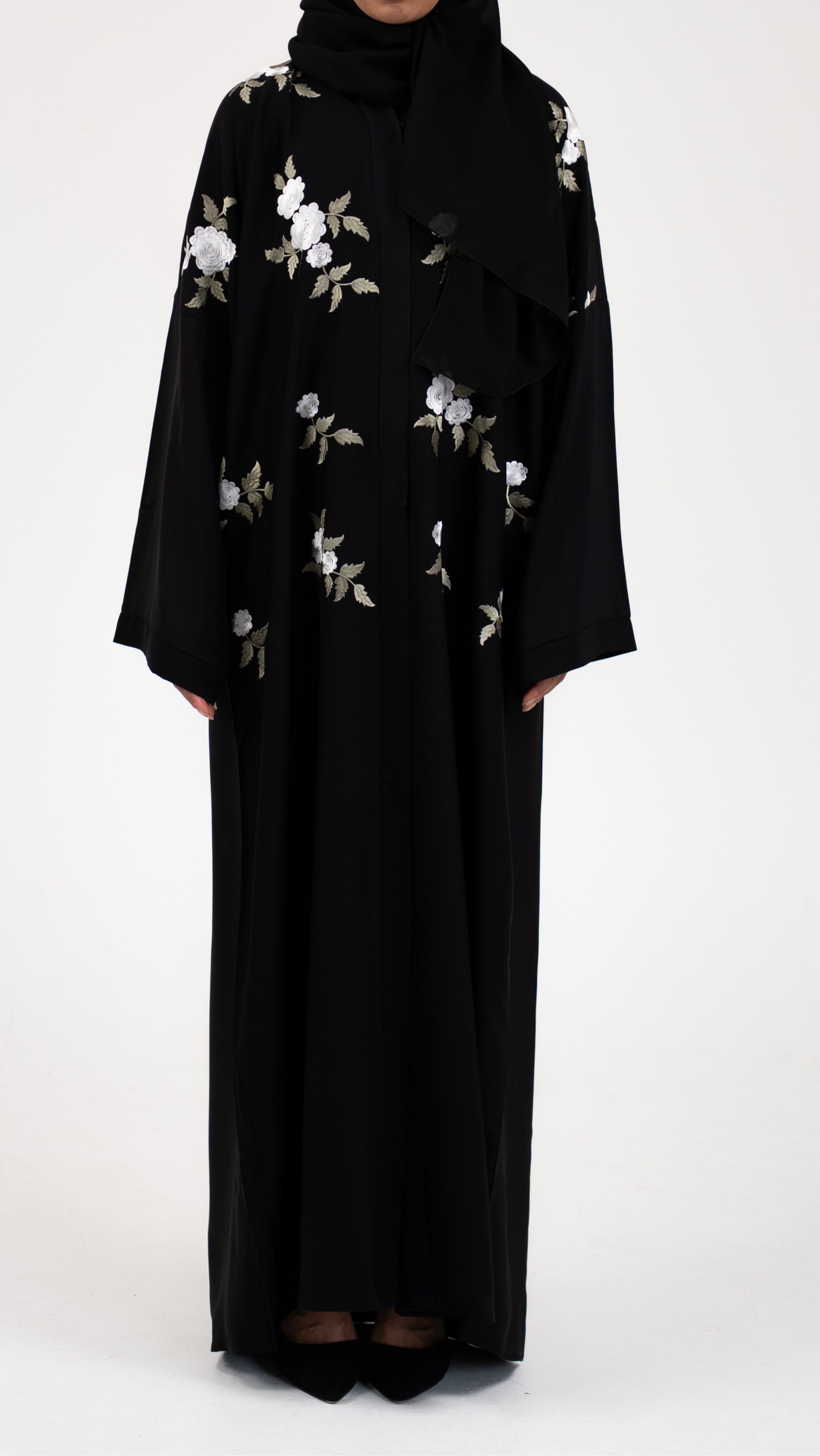 Awra Black Embroidered Abaya