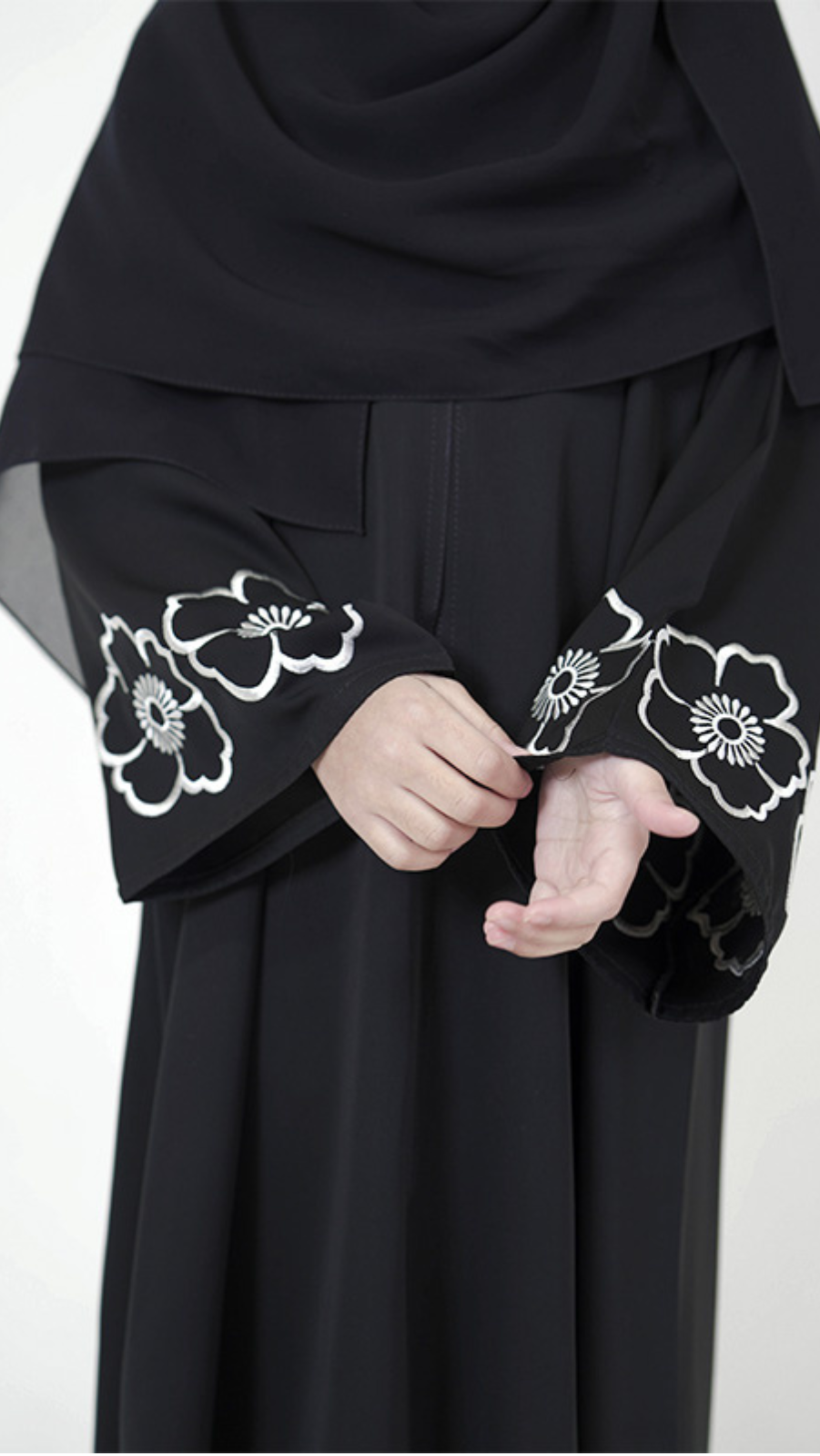 Girls Classic Charm Buttoned Abaya