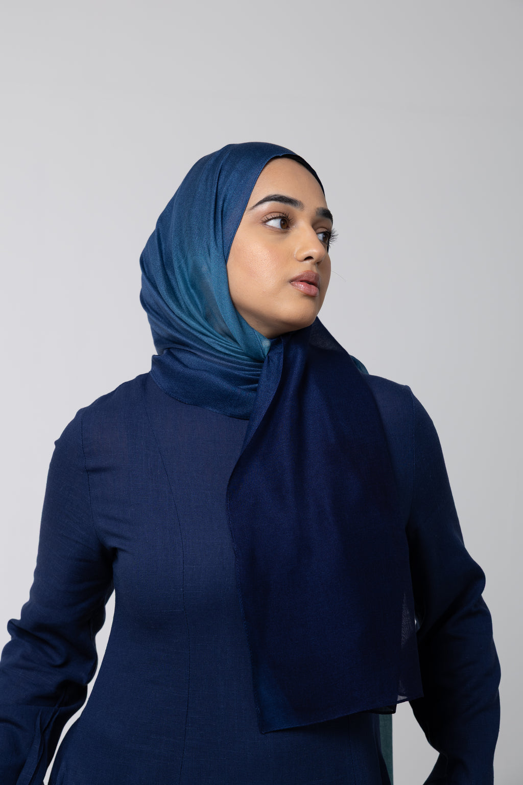 Modal 2-Tone Navy & Teal Hijab