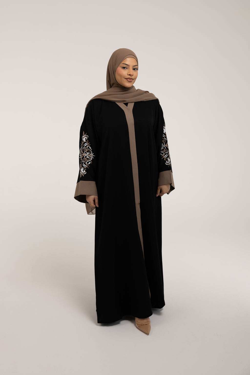 Eaqiq Embroidered Abaya