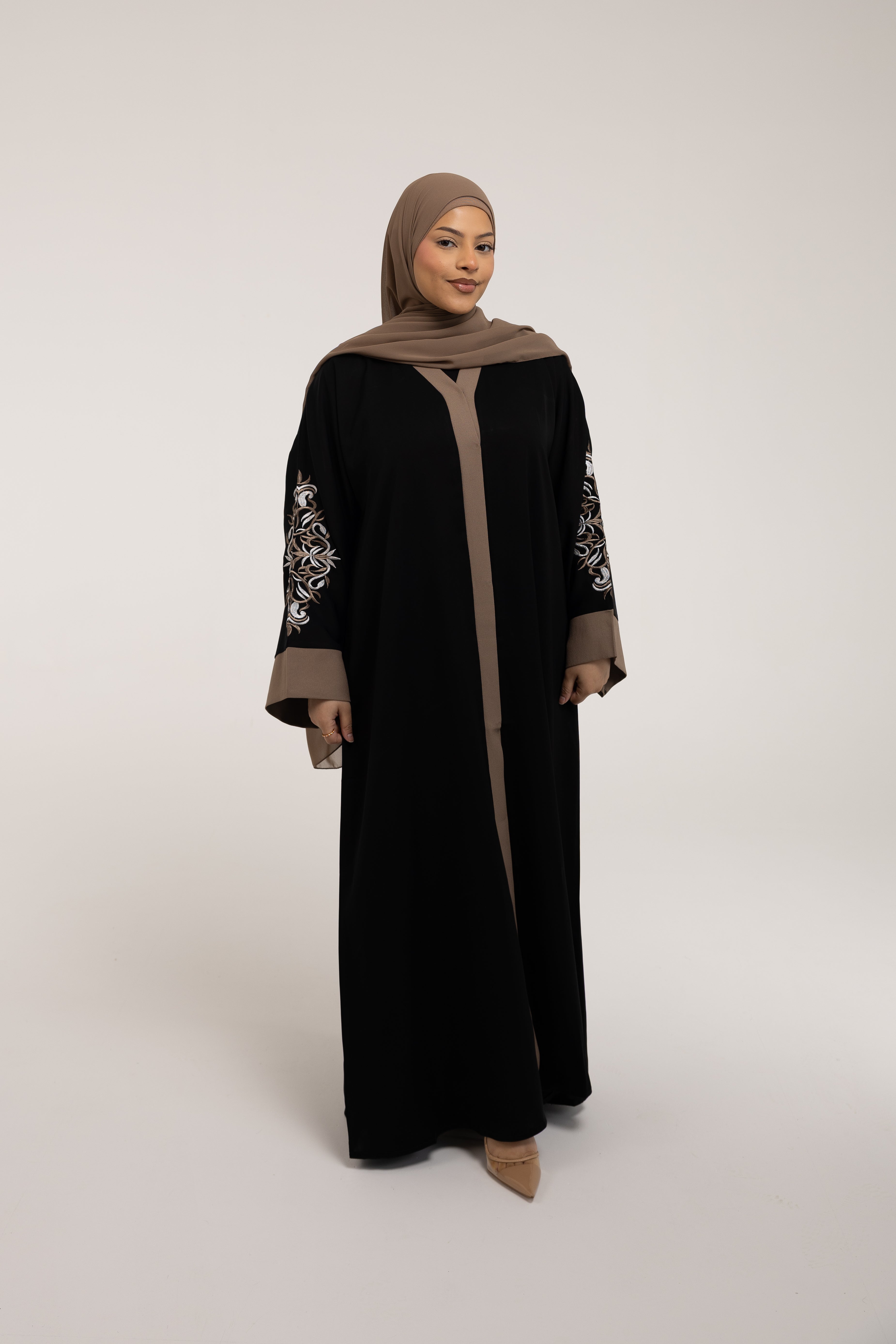 Eaqiq Embroidered Abaya