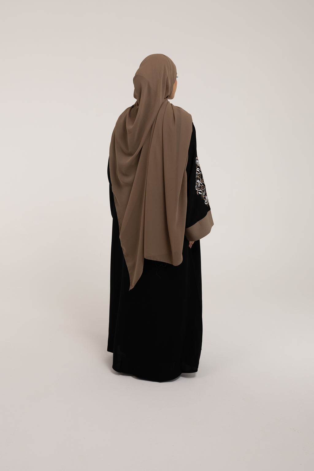 Eaqiq Embroidered Abaya