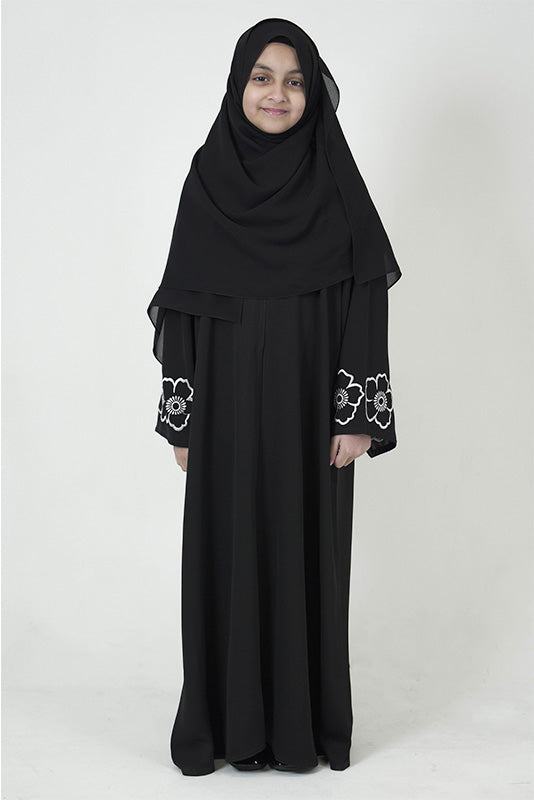 Girls Classic Charm Buttoned Abaya