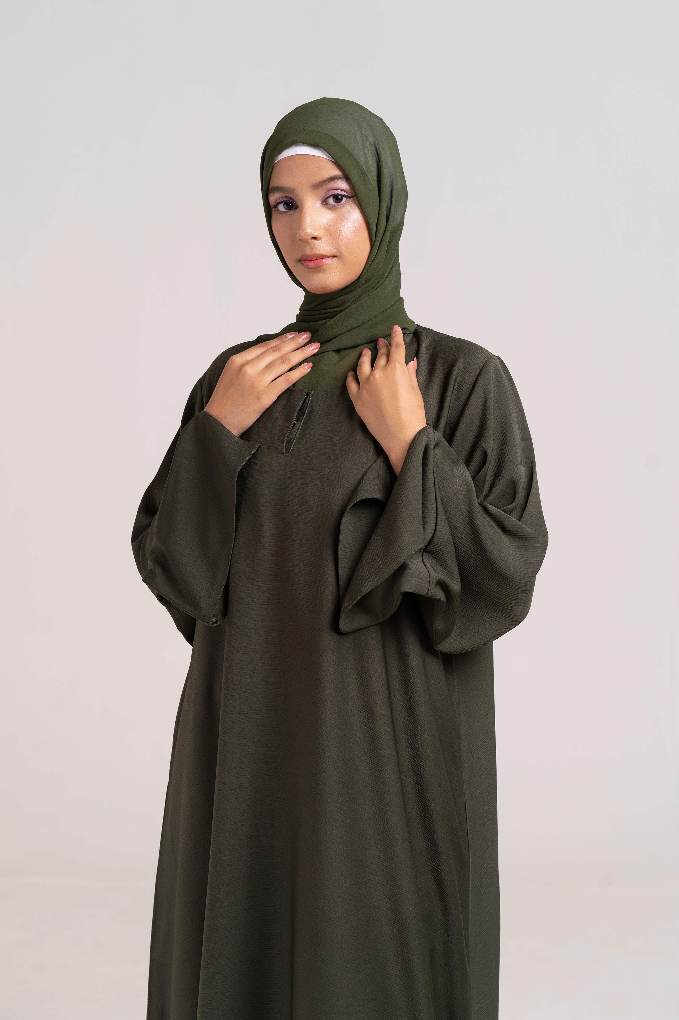 Willow Charm Closed Abaya Size 58