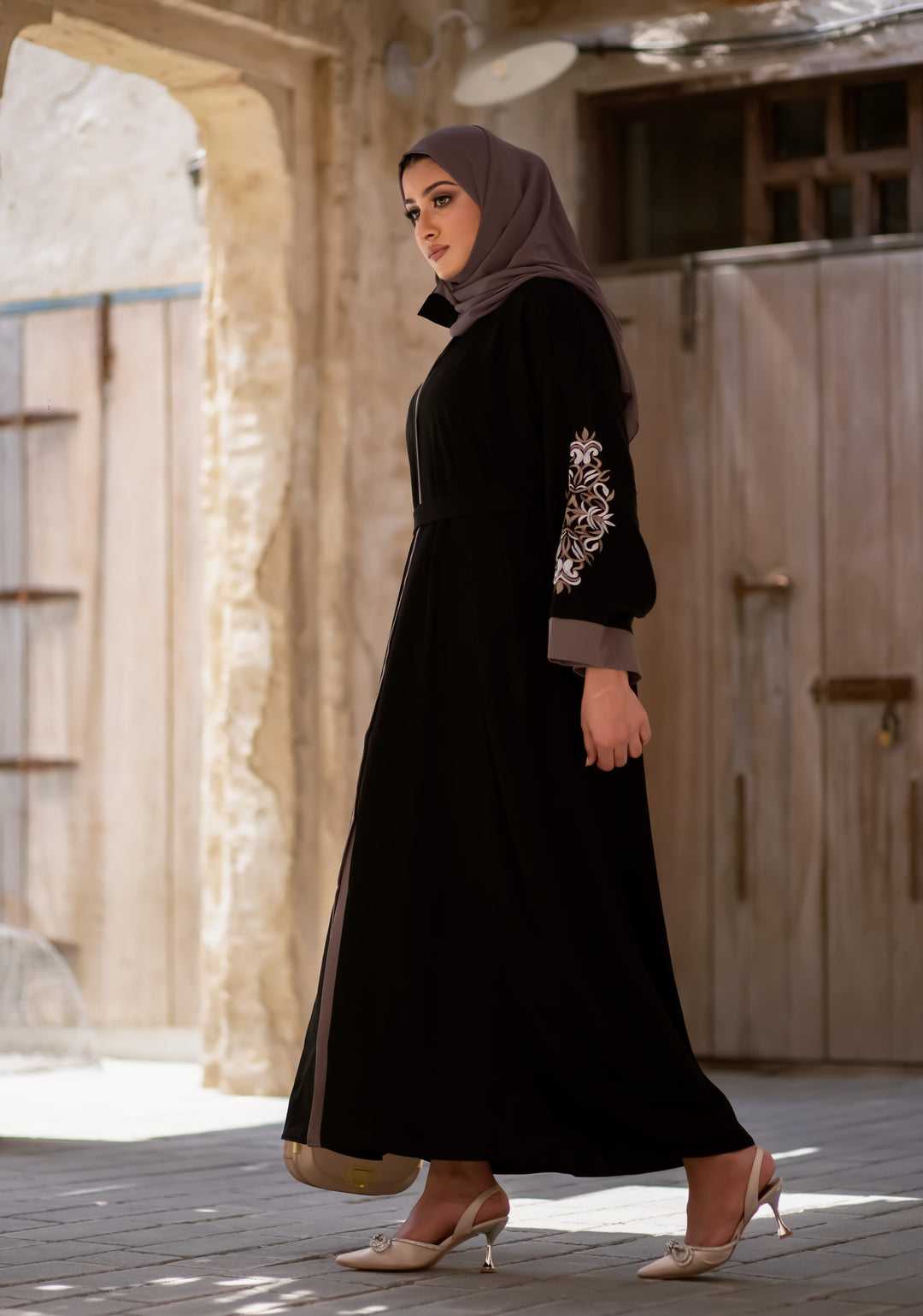 Eaqiq Abaya