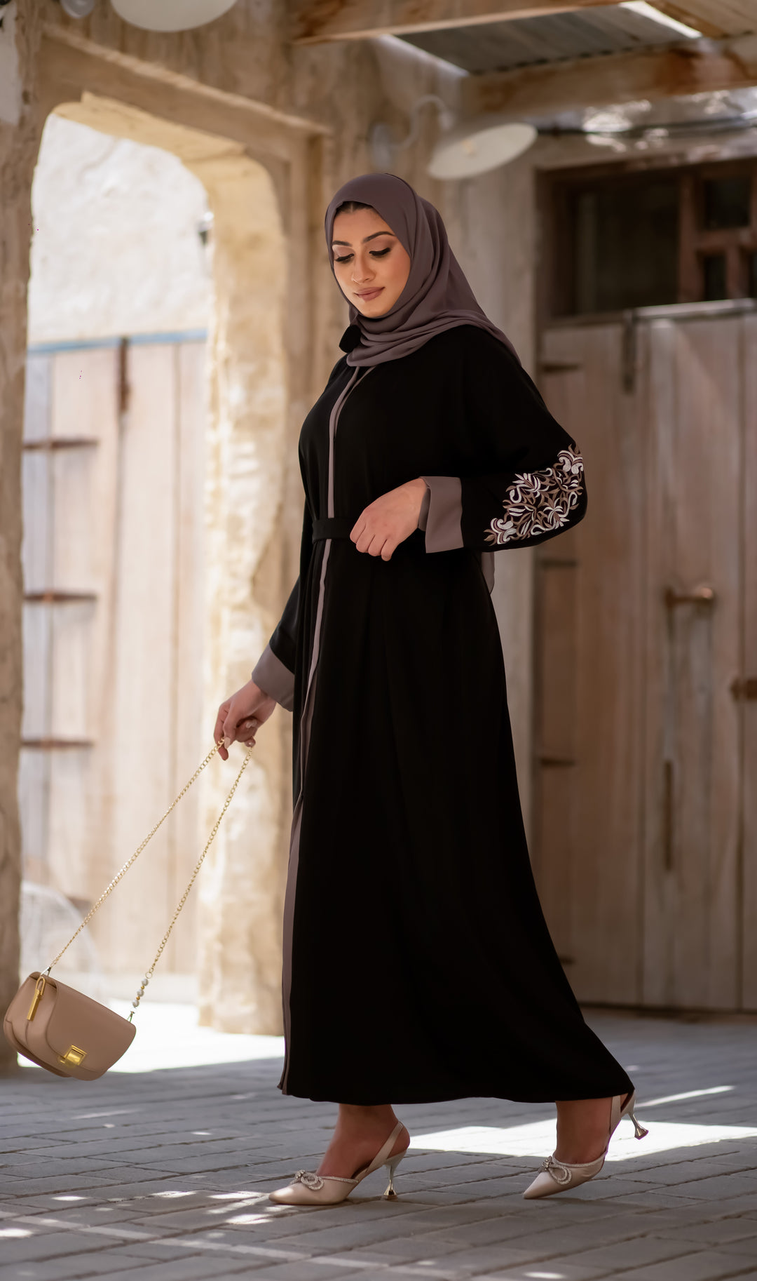 Eaqiq Abaya