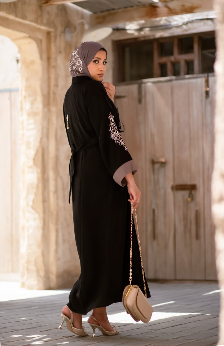 Eaqiq Abaya