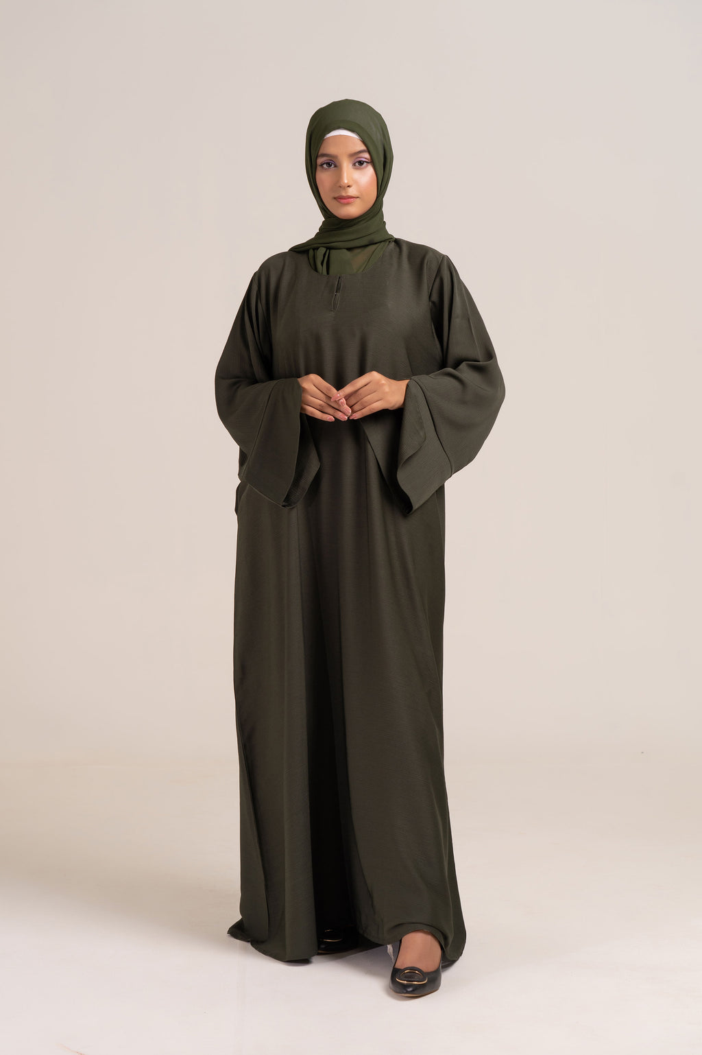 Willow Charm Closed Abaya  