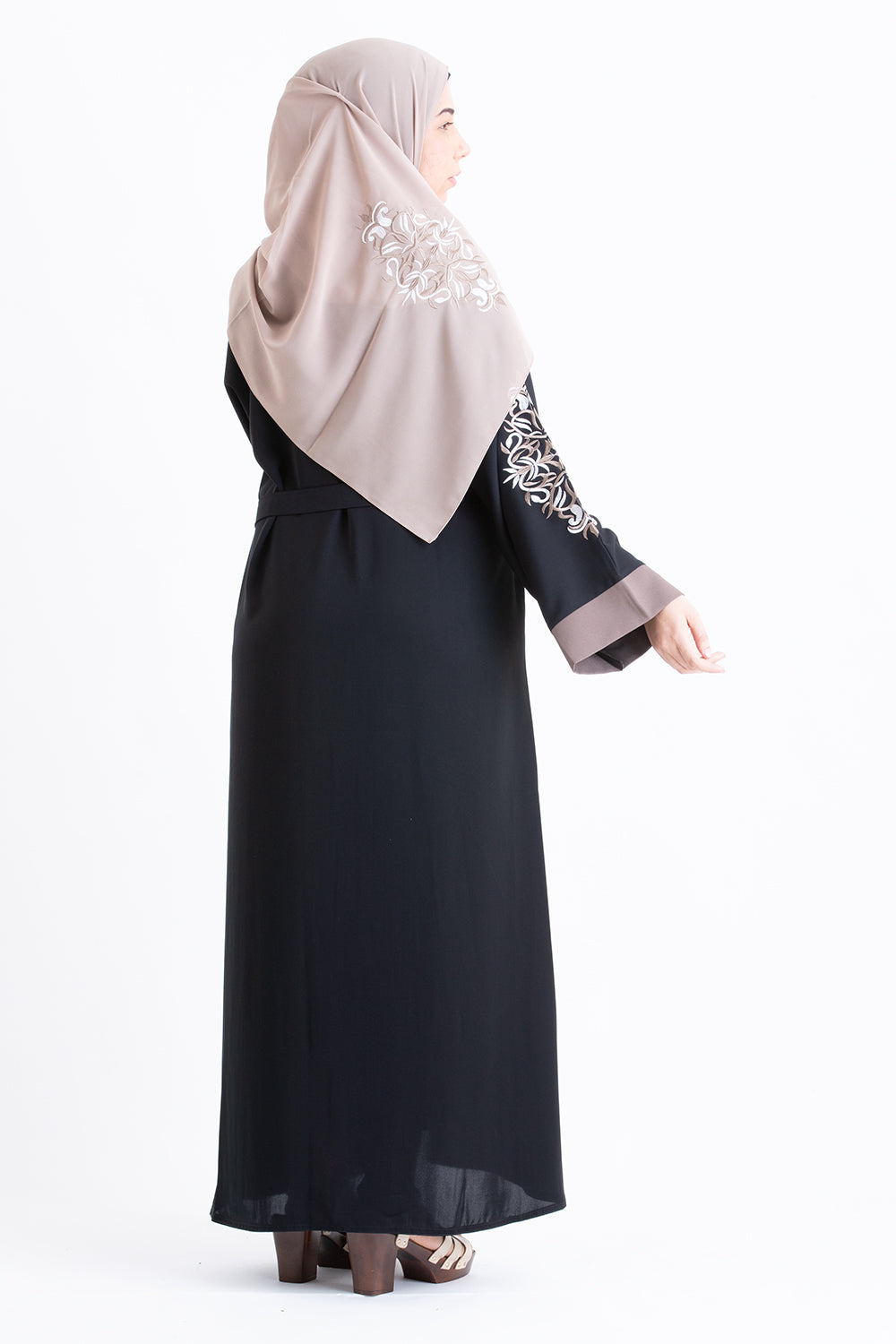 New Eaqiq Embroidered Abaya Size 56