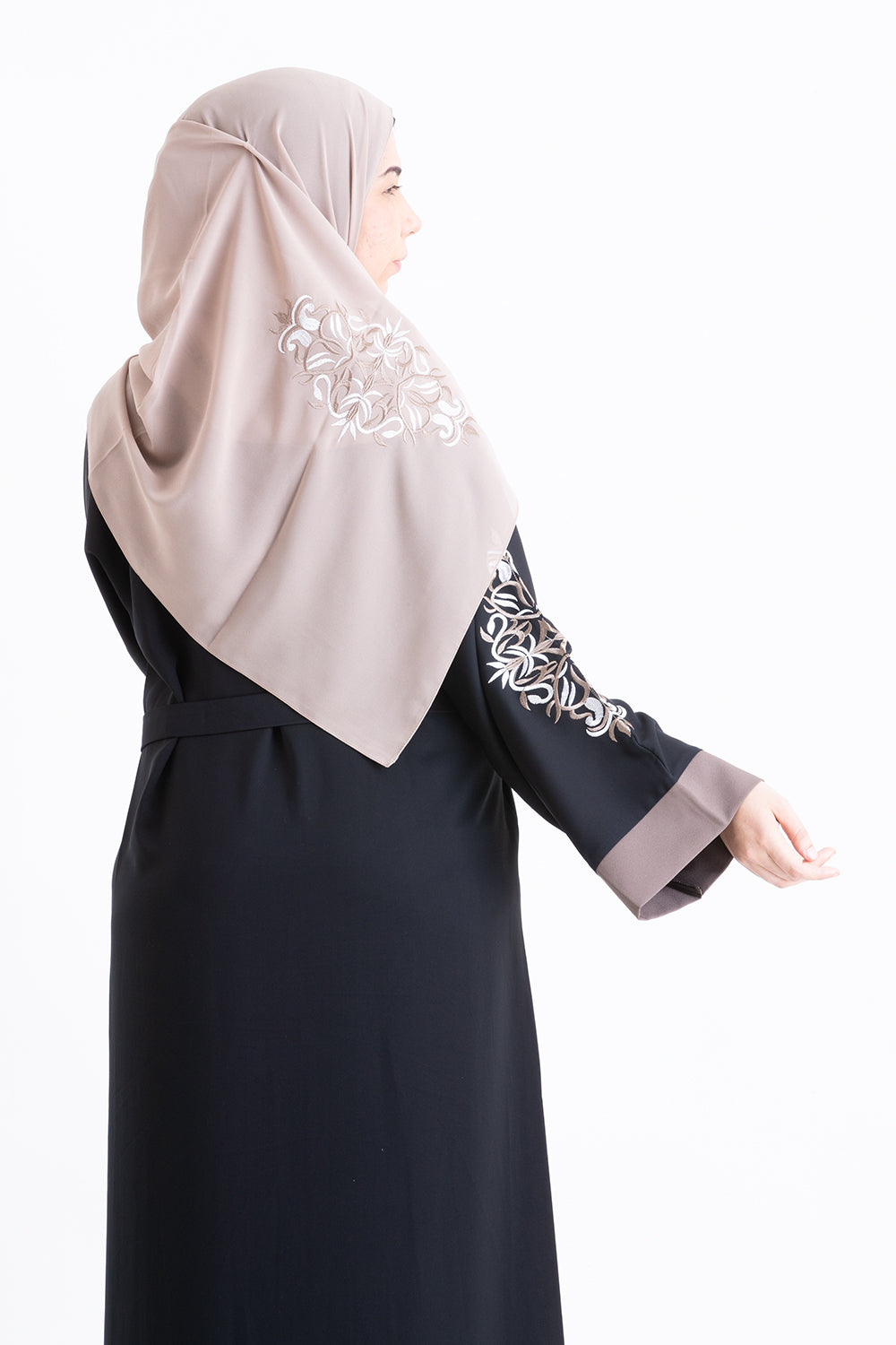 New Eaqiq Embroidered Abaya Size 58