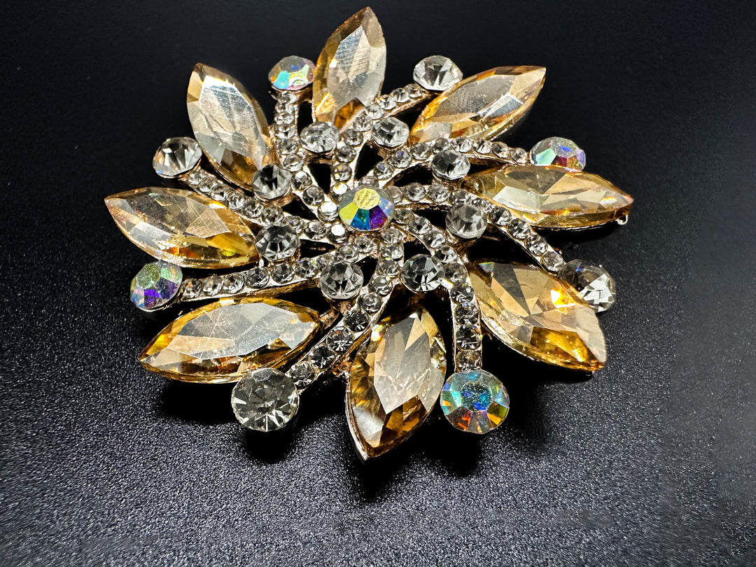Sculpted Serenity Brooch