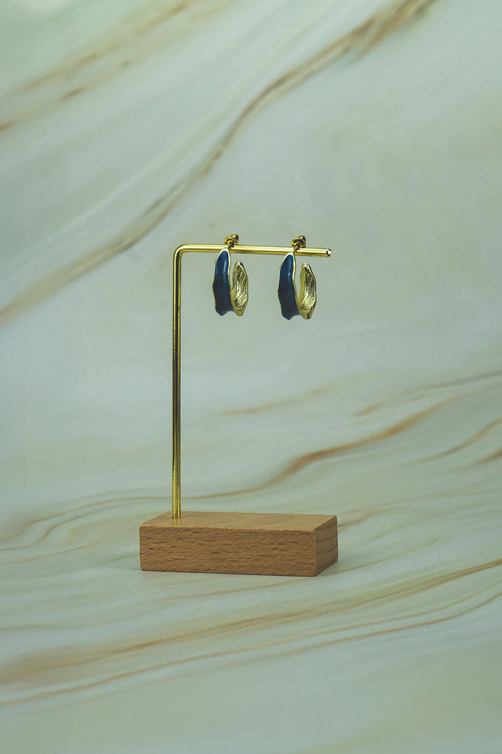 Elegant Hoop-Style Stud Earrings - Blue  