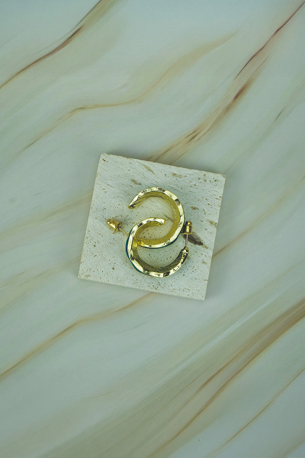 Elegant Hoop-Style Stud Earrings - Blue  