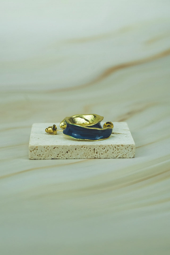 Elegant Hoop-Style Stud Earrings - Blue  