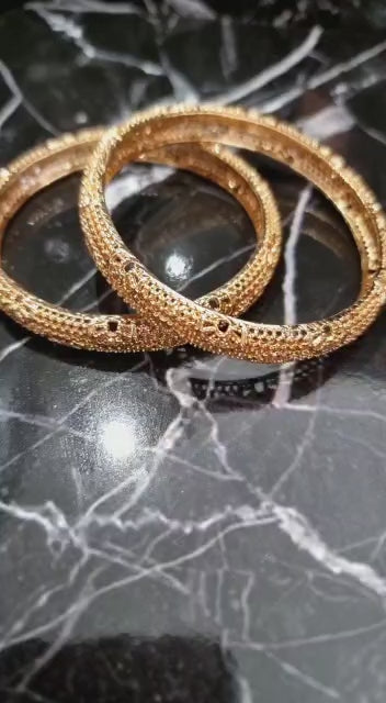Gold Elegant Bangle